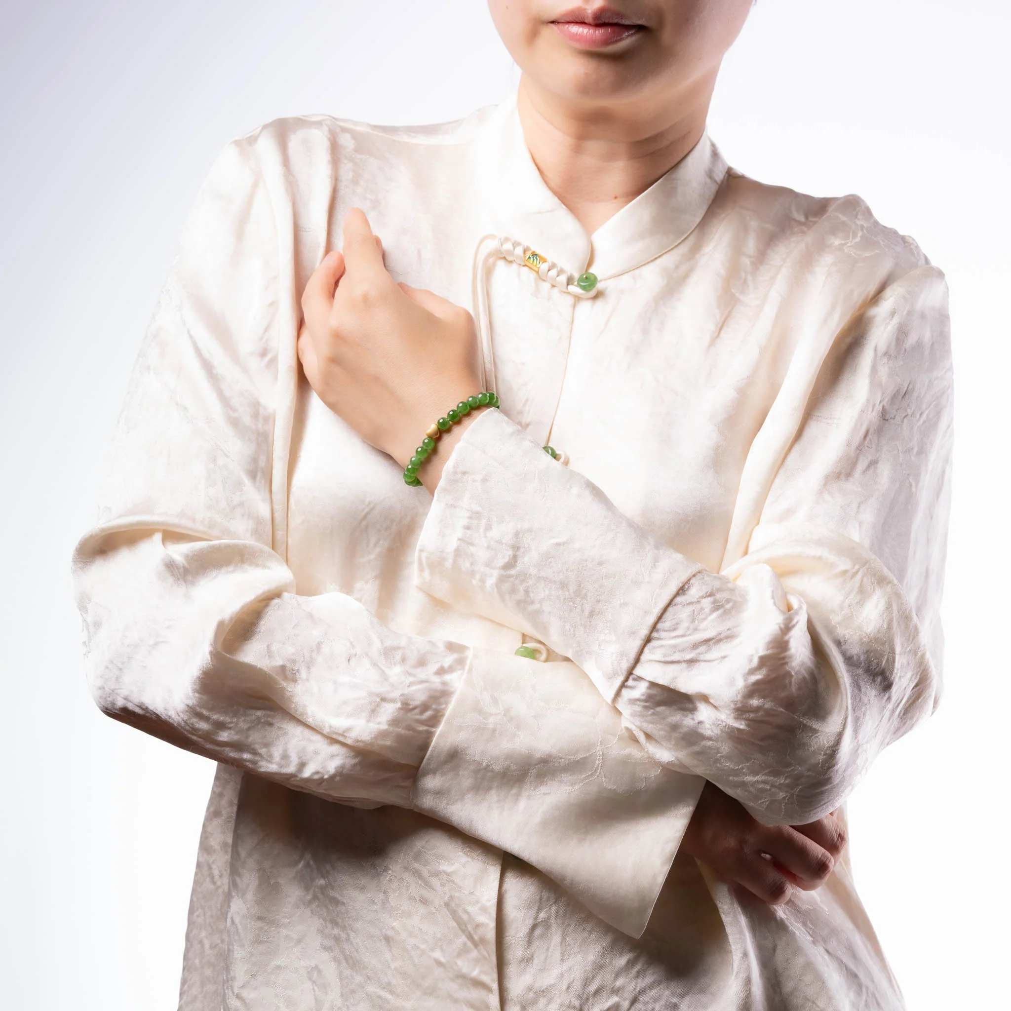 Evergreen Love Bracelet with Natural Jade and 24K Gold Heart - Image 3