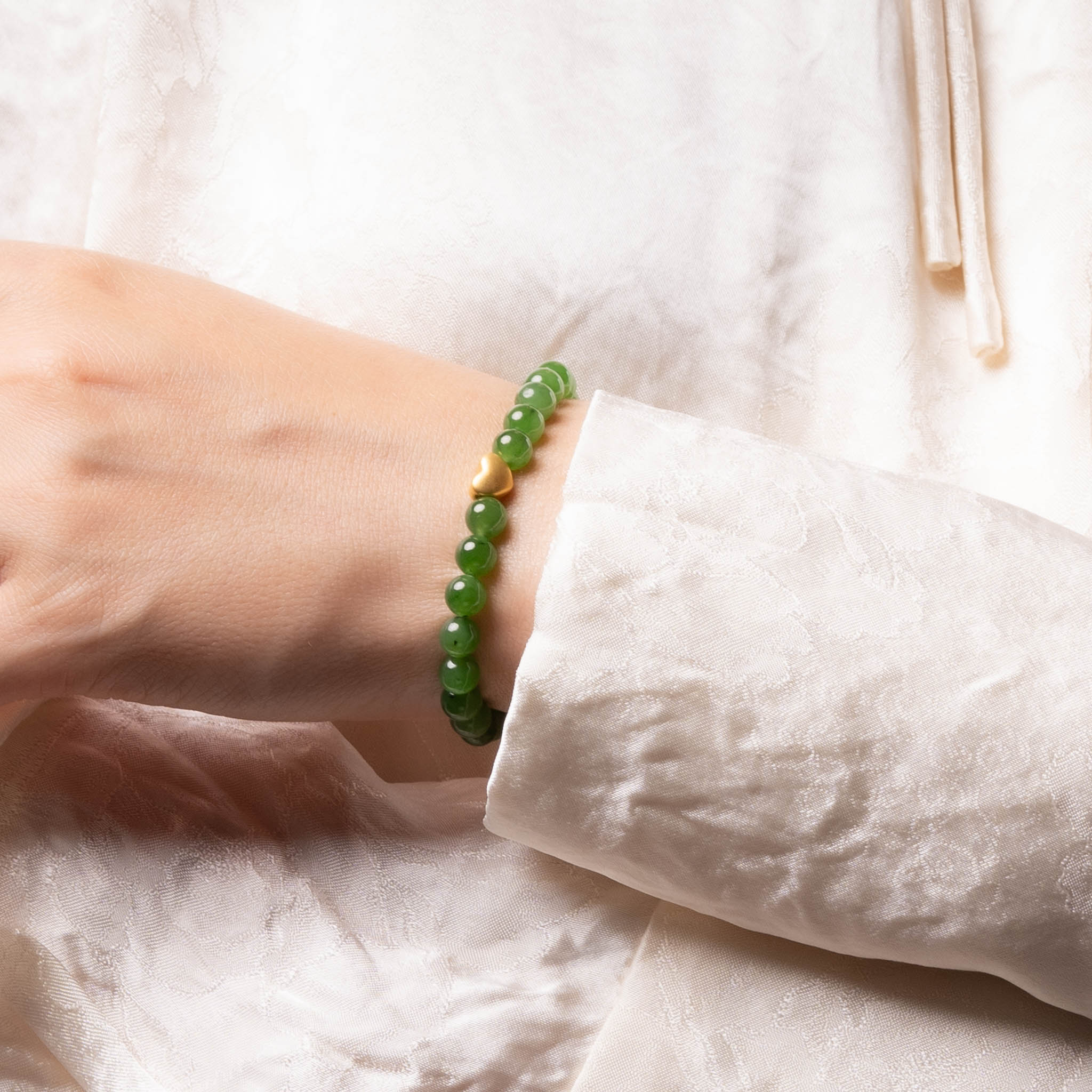 Evergreen Love Bracelet with Natural Jade and 24K Gold Heart - Image 5